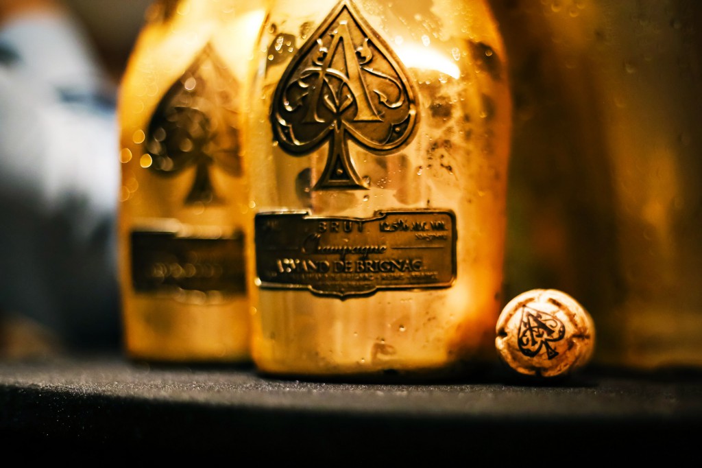 買酒 Champagne, Fine Wine Asia, 法國名莊酒, france red wine, 香檳推薦 Champagne, Champagne French Wine, 香港買酒網, 酒鋪, 上網買酒, 紅酒價格, 紅酒推介, 紅酒訂購, 紅酒送貨